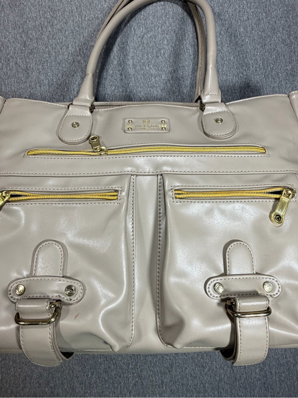 Six Pack Fitness Travel Fit Shoulder Tote Bag in Beige Zippers Athletic Gym